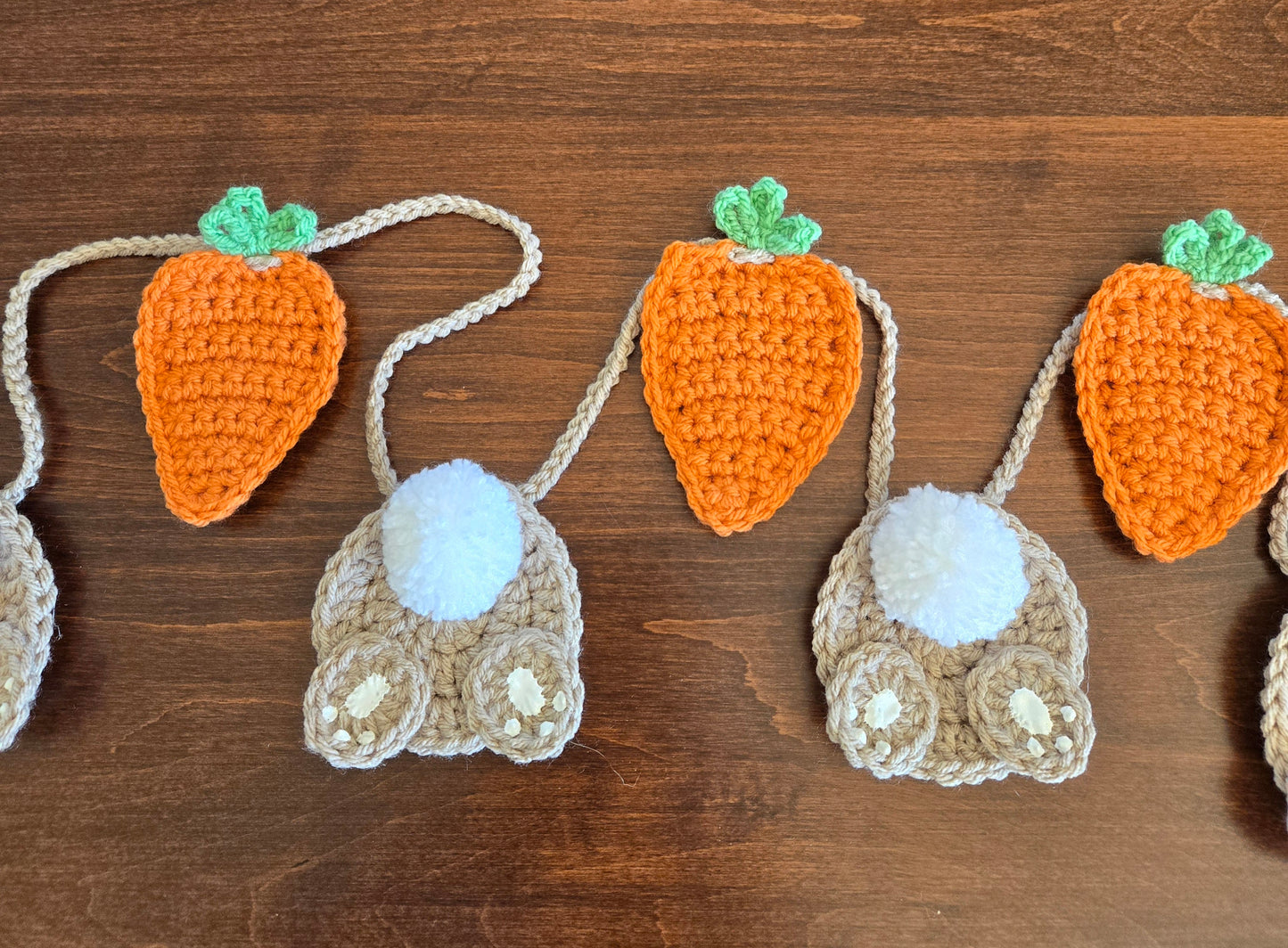 Easter Bunny Bottom & Carrots Garland