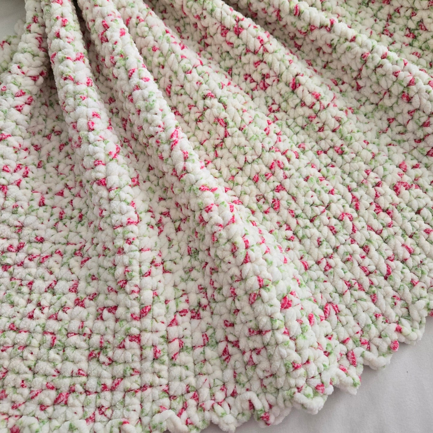 "Fluffy Crochet Rosebud Baby Blanket- Cozy, Comfort Your Bundle of Joy