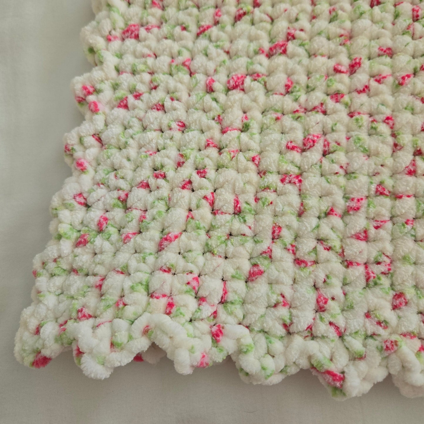 "Fluffy Crochet Rosebud Baby Blanket- Cozy, Comfort Your Bundle of Joy