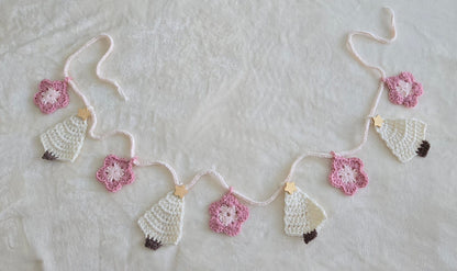 Blush Noel Crochet Christmas Garland – Soft Pink, Rose & Cream