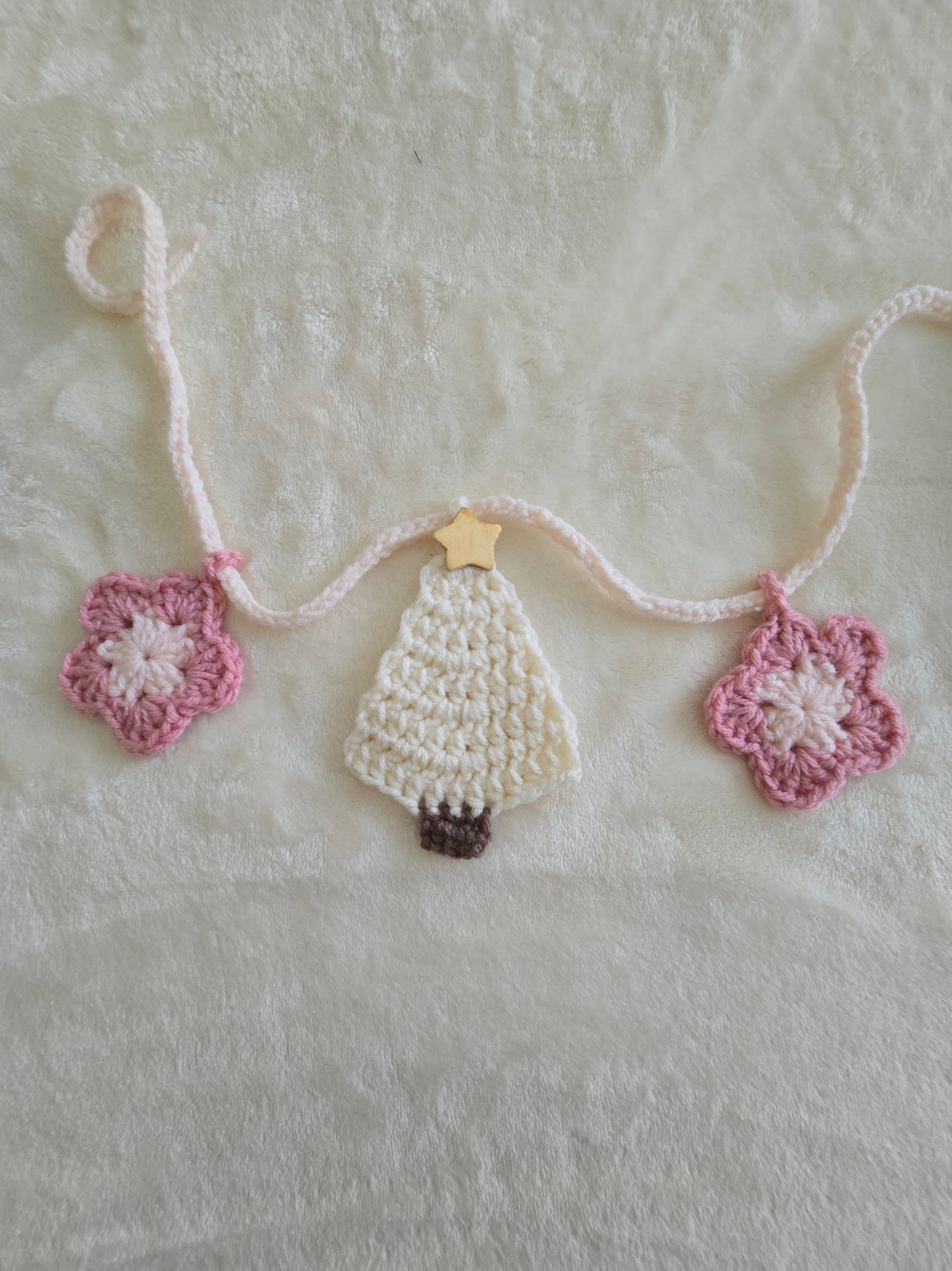 Blush Noel Crochet Christmas Garland – Soft Pink, Rose & Cream