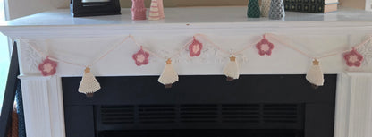 Blush Noel Crochet Christmas Garland – Soft Pink, Rose & Cream