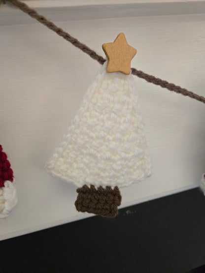 Vintage Evergreen Crochet Garland – Trees & Cozy Hats