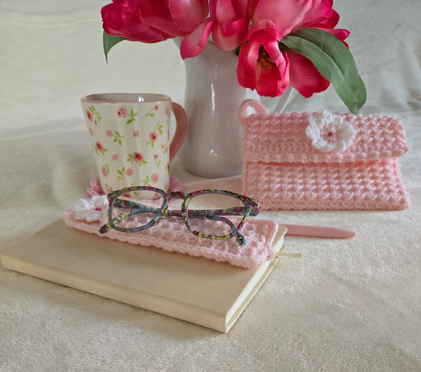 Mother’s Day Gift Box – Petal-Soft Pink for Quiet Moments
